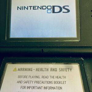 Nintendo DS Lite Console Handheld + Charger  + Stylus + 1 Game Lord of The Rings